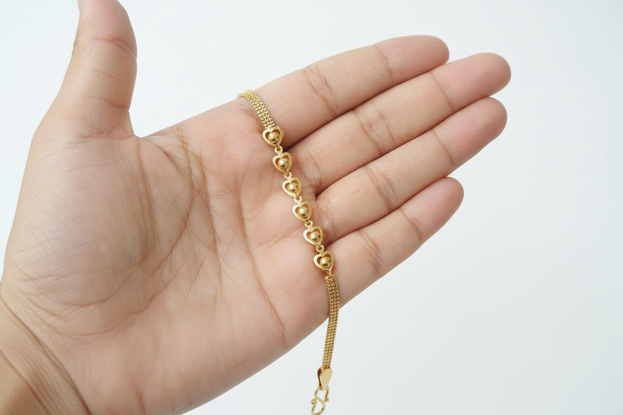 Bracelet with Heart Design for Women Stylish Fashion Bracelet