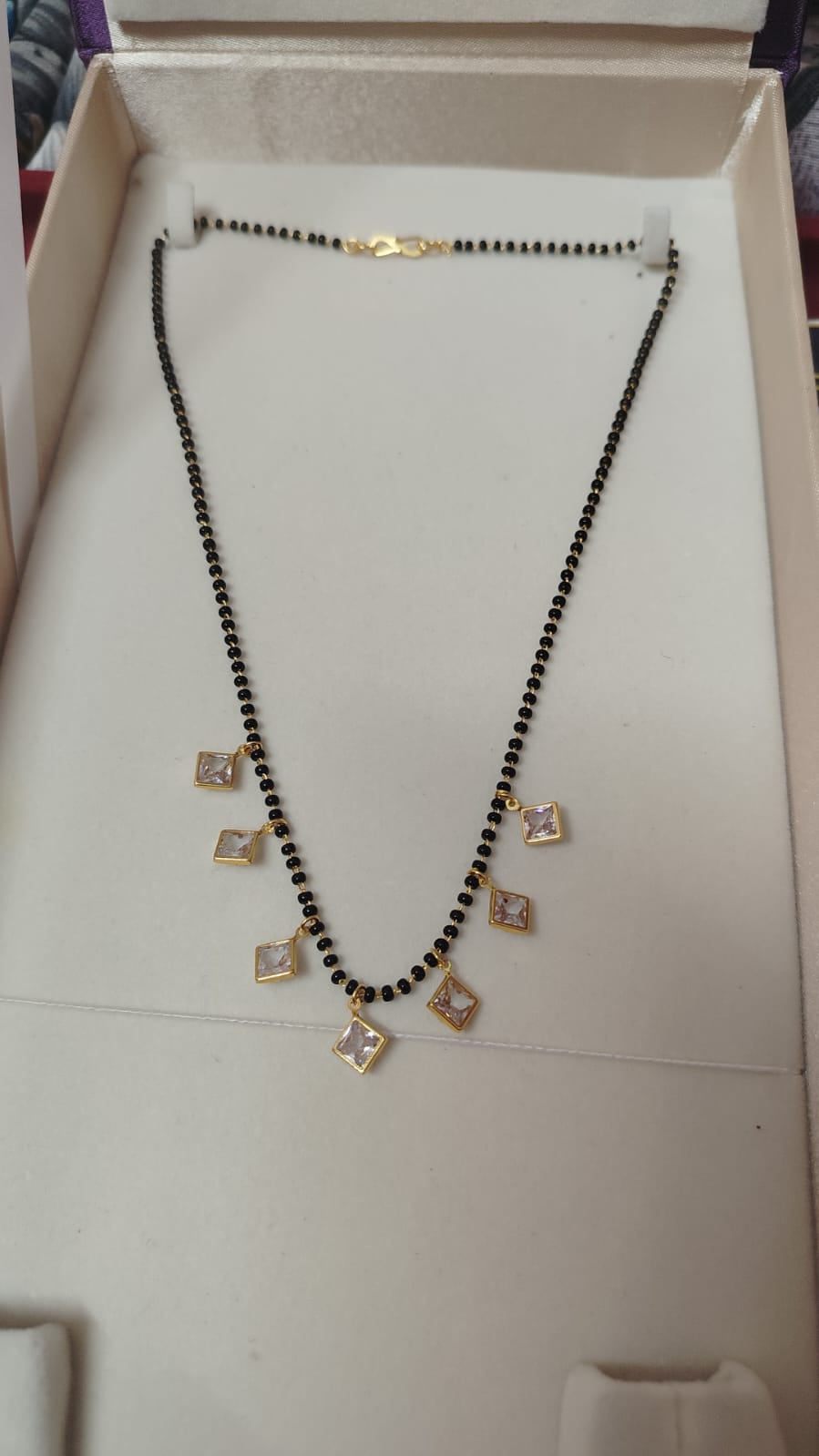 Elegant black beads fashion chain for women